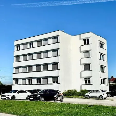 Schickes Wohnen In Lage *